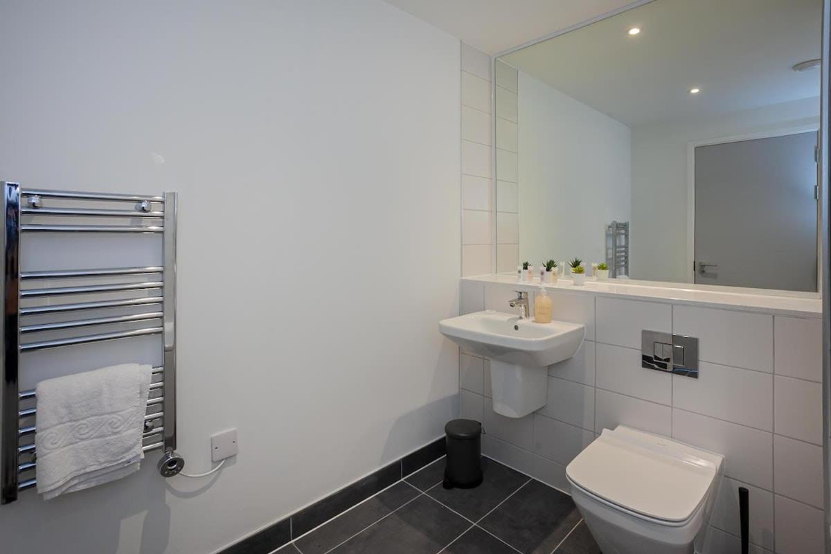 Spacious 2 Bed Apartment In Central Manchester Eksteriør bilde